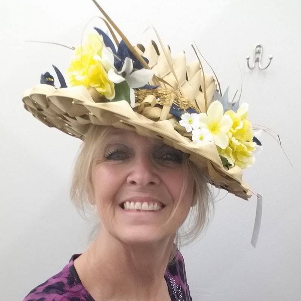 Meet your Posher, Gloria